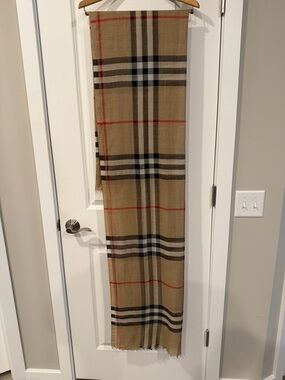 Burberry London England Classic Check Scarf